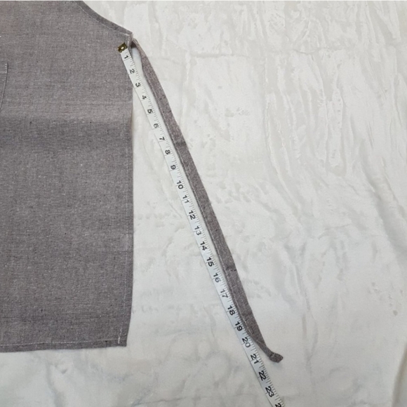 "I Just Want To Bake Stuff & Watch Christmas Movies" Apron - Picture 5 of 5